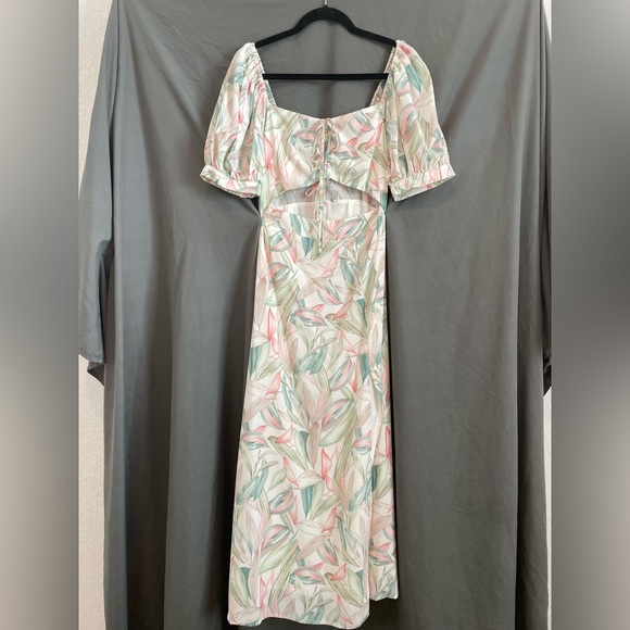 Lulu’s Thriving Moment White Floral Print Puff Sleeve Cutout Midi Dress, Medium - Picture 2 of 16